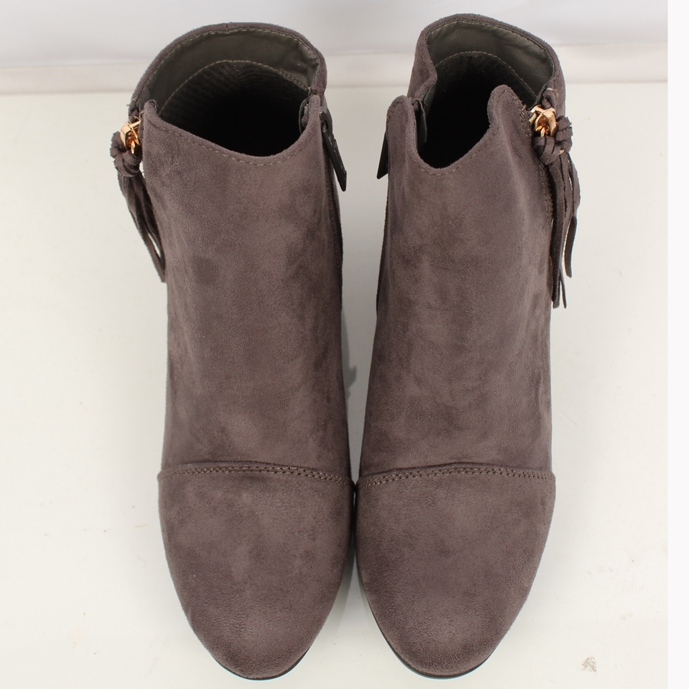 Grey faux suede tassel fringe Low Heel ankle boot - Picture 5 of 7